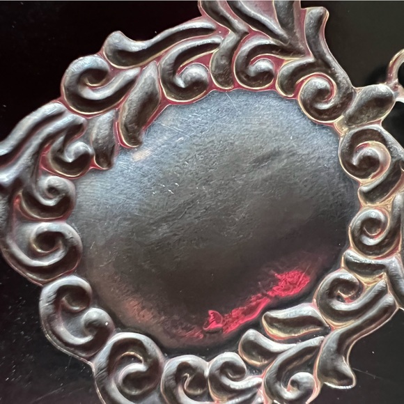 Square Sterling pendant with scroll design, - Picture 4 of 4